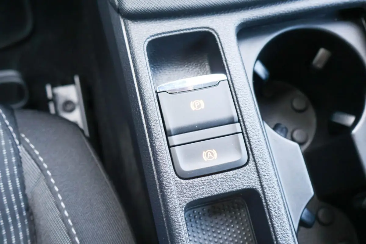 1.0 TSI 110pk Ambition | All Season Banden | Cruise Control | DAB | Apple CarPlay/ Android Auto | Airco automatische | Navigatie