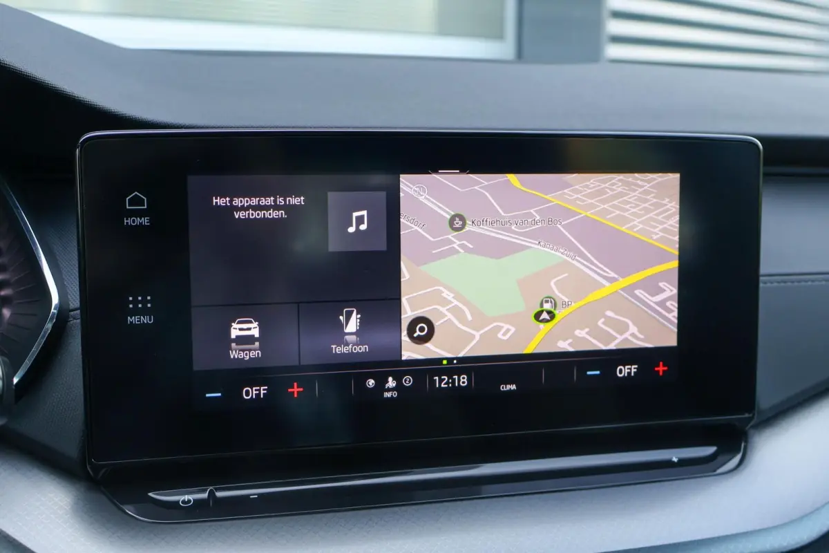 1.0 TSI 110pk Ambition | All Season Banden | Cruise Control | DAB | Apple CarPlay/ Android Auto | Airco automatische | Navigatie