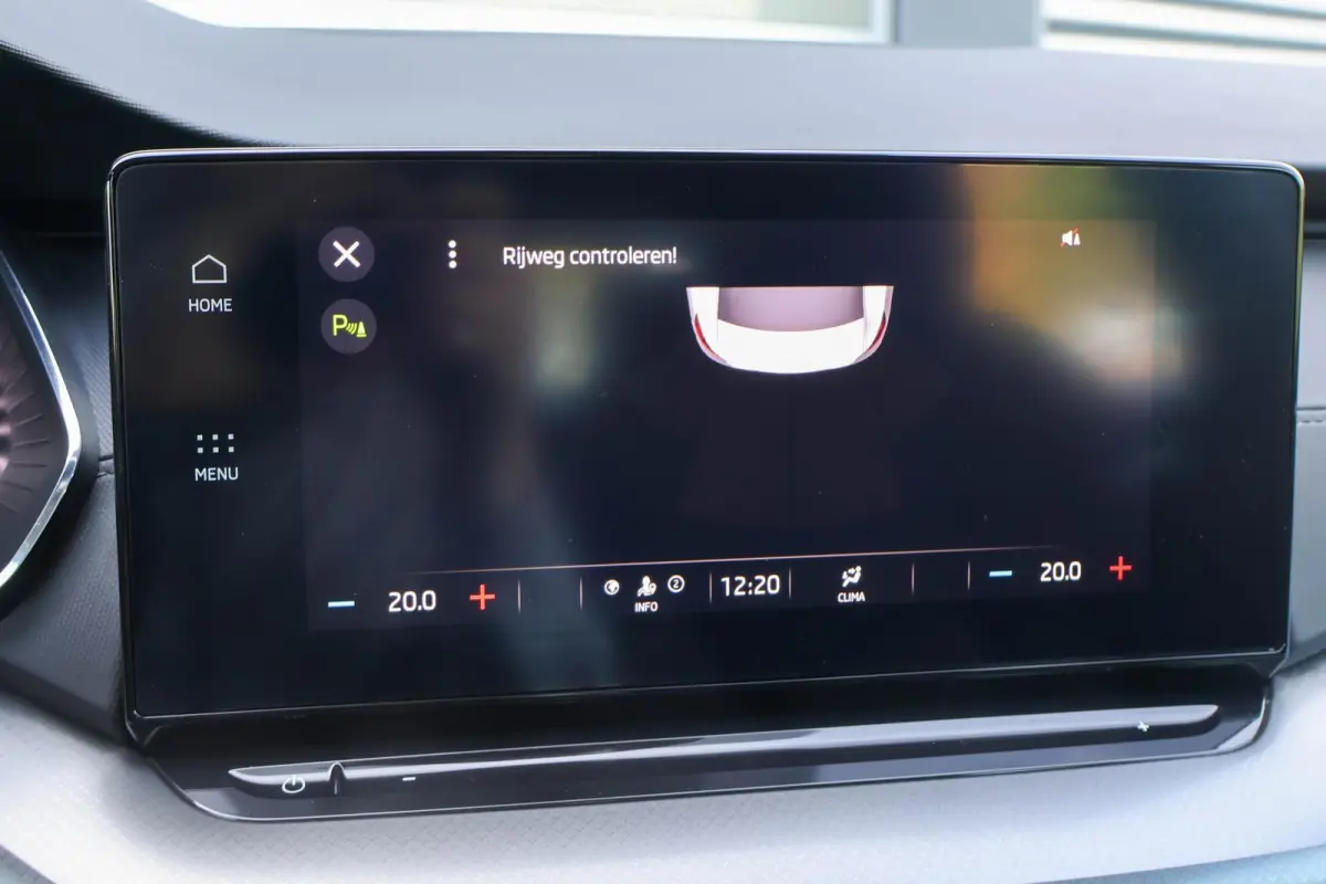 1.0 TSI 110pk Ambition | All Season Banden | Cruise Control | DAB | Apple CarPlay/ Android Auto | Airco automatische | Navigatie