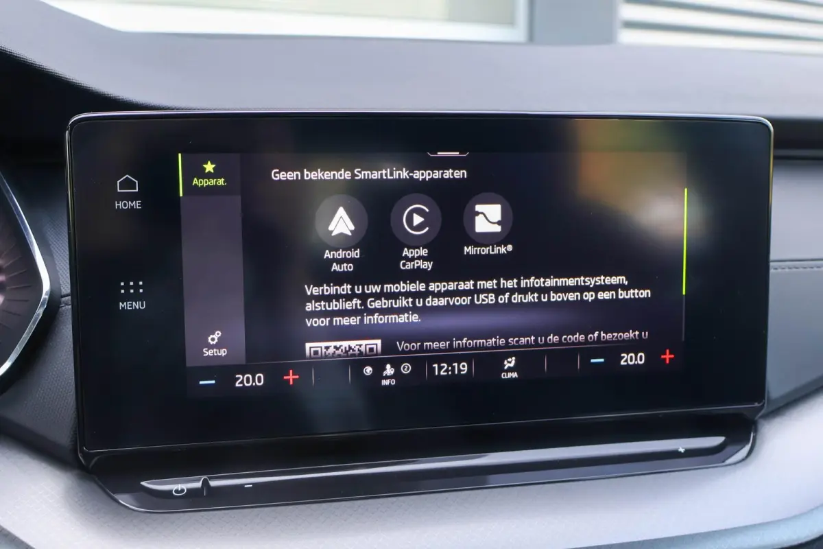 1.0 TSI 110pk Ambition | All Season Banden | Cruise Control | DAB | Apple CarPlay/ Android Auto | Airco automatische | Navigatie