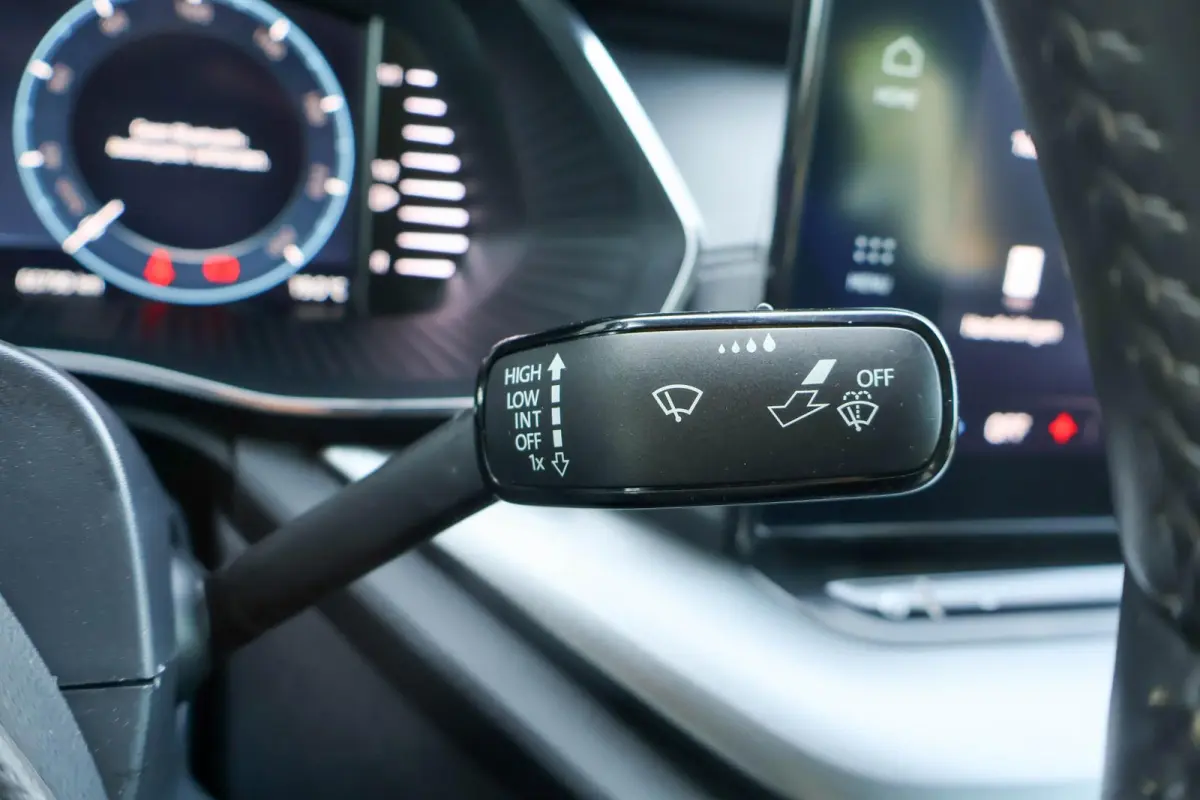 1.0 TSI 110pk Ambition | All Season Banden | Cruise Control | DAB | Apple CarPlay/ Android Auto | Airco automatische | Navigatie
