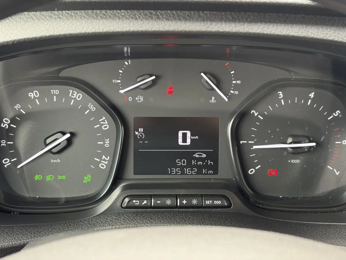 1.5 CDTI L1H1*INRICHT*CAM*A/C*CRUISE*NAVI*3-PERS*