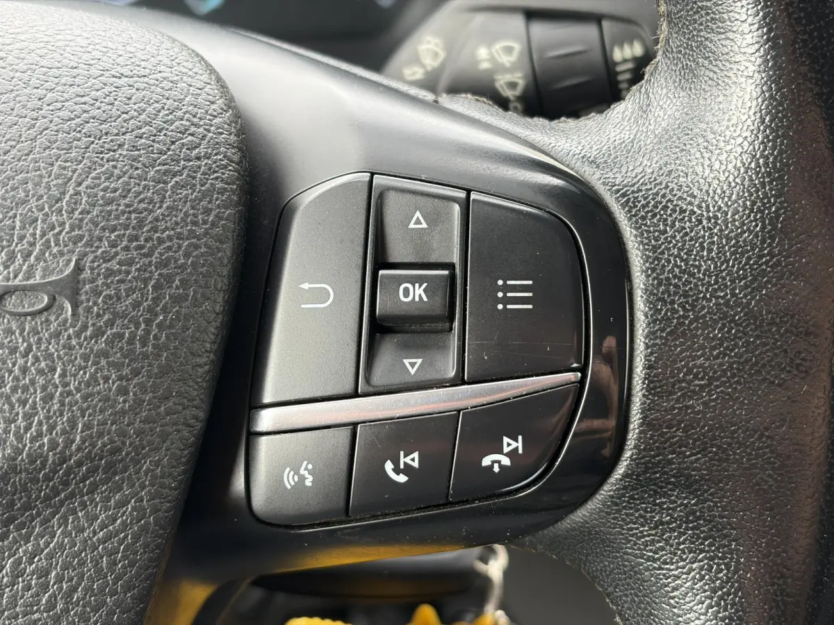 280 2.0 TDCI L1H1*NAVI*HAAK*CAM*CRUISE*A/C*TEL*3P