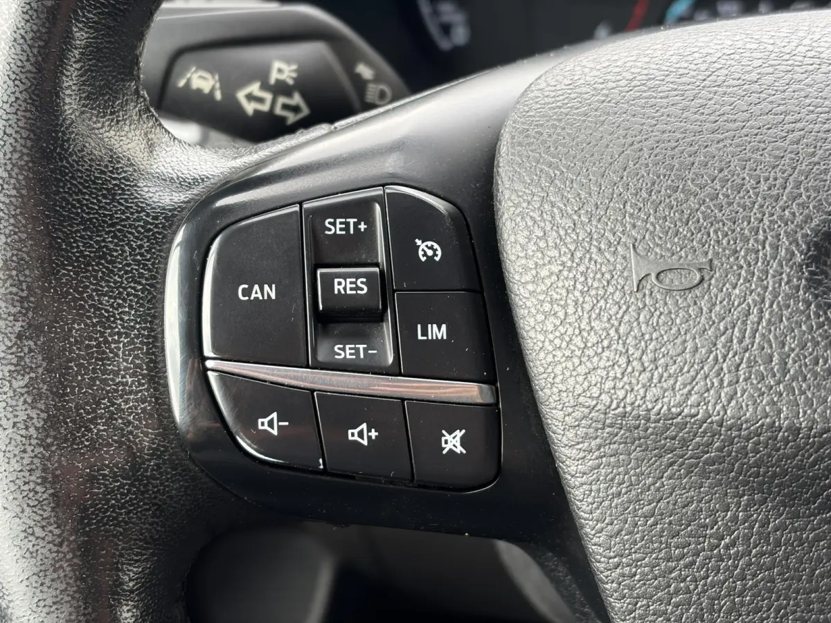 280 2.0 TDCI L1H1*NAVI*HAAK*CAM*CRUISE*A/C*TEL*3P
