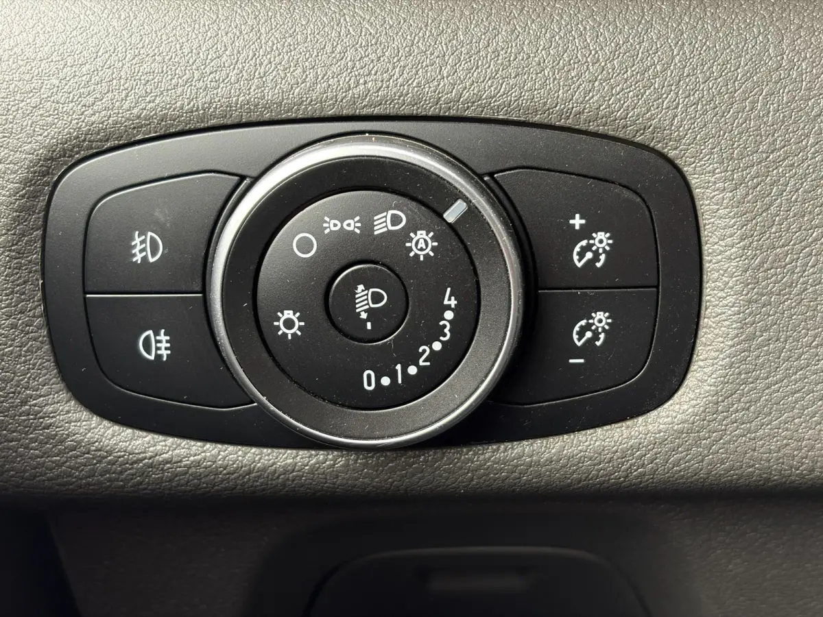 280 2.0 TDCI L1H1*NAVI*HAAK*CAM*CRUISE*A/C*TEL*3P