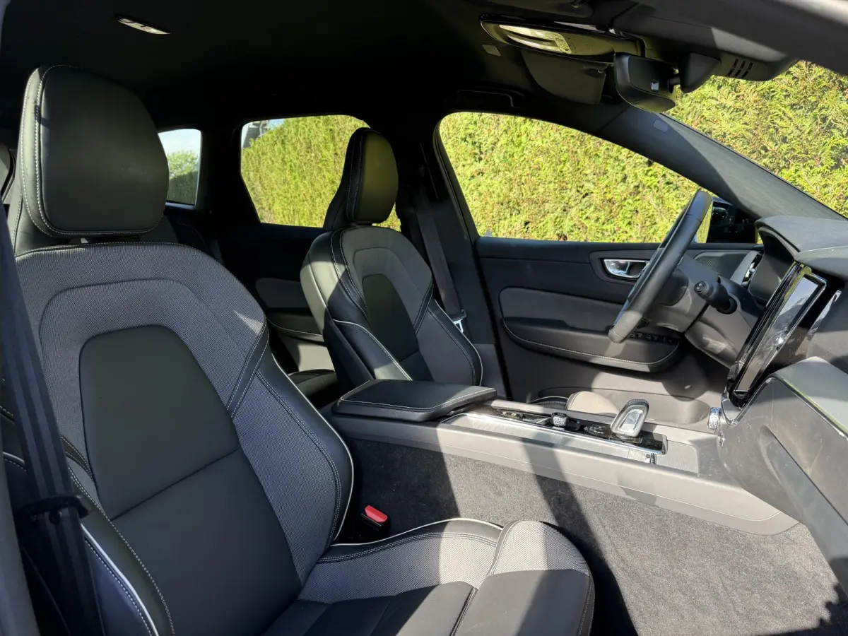 B4 R-Design | Elec.Stoel | Trekhaak | Donker Glas | Automaat
