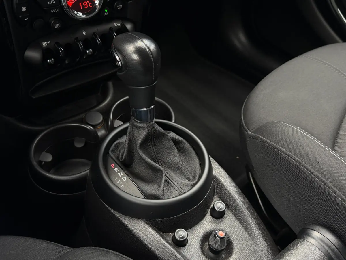 1.6 Cooper Pepper Xenon Navi Clima Aut.