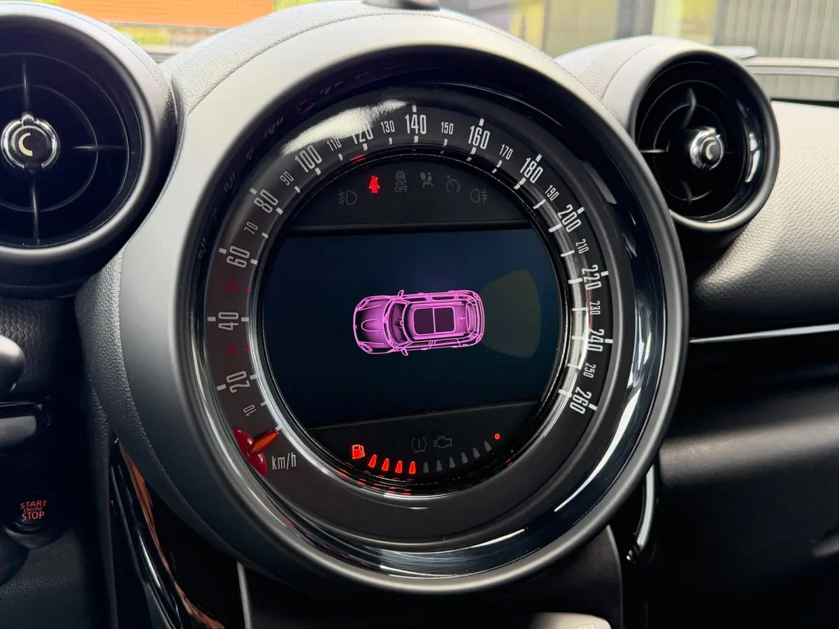 1.6 Cooper Pepper Xenon Navi Clima Aut.