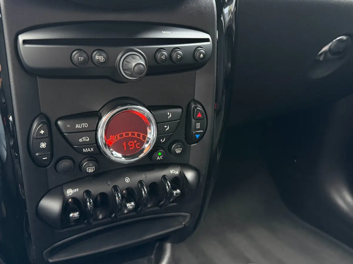 1.6 Cooper Pepper Xenon Navi Clima Aut.