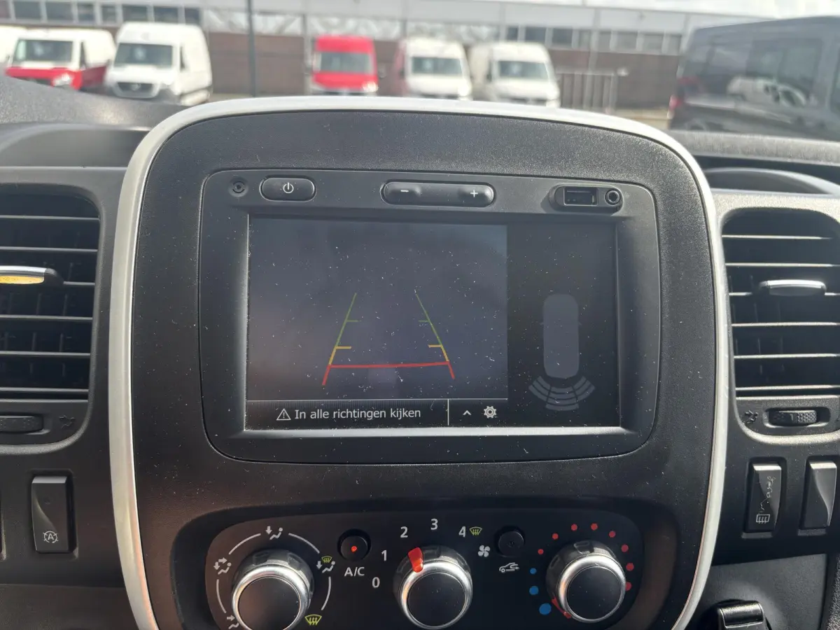 2.0 dCi L2H1*FULL LED*NAV*CAM*A/C*CRUISE*3PER*HAAK