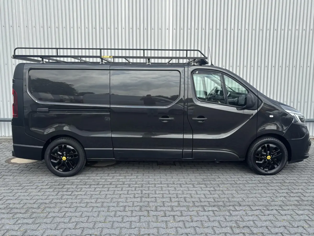 2.0 dCi L2H1*FULL LED*NAV*CAM*A/C*CRUISE*3PER*HAAK