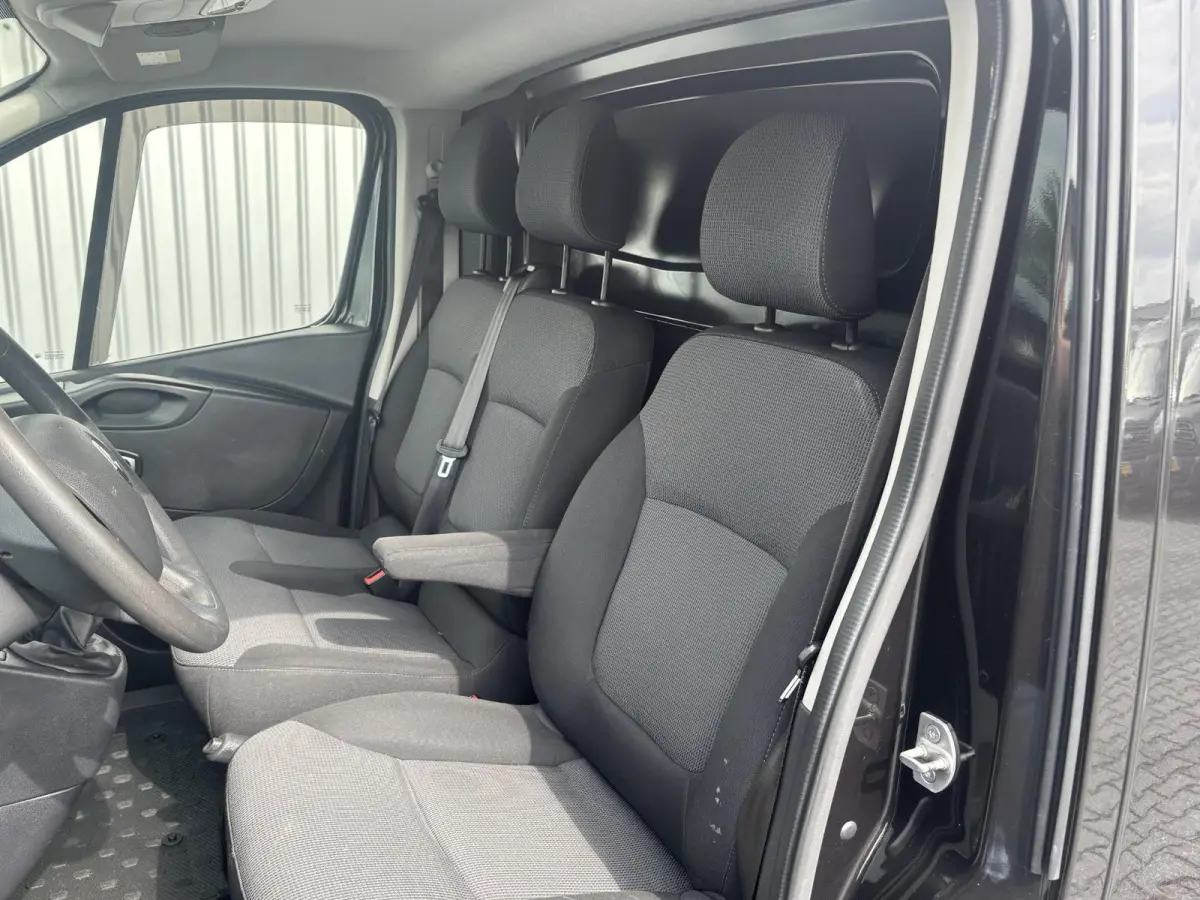 2.0 dCi L2H1*FULL LED*NAV*CAM*A/C*CRUISE*3PER*HAAK
