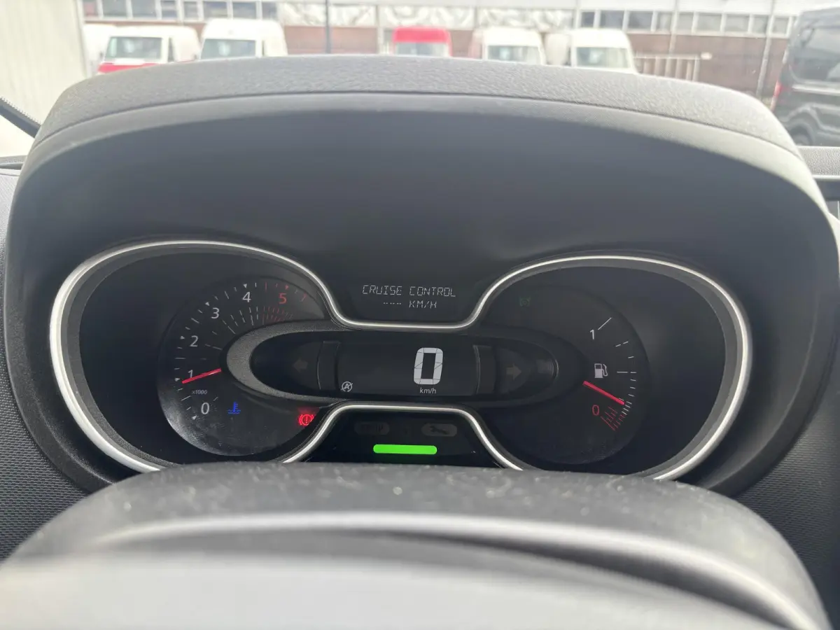 2.0 dCi L2H1*FULL LED*NAV*CAM*A/C*CRUISE*3PER*HAAK