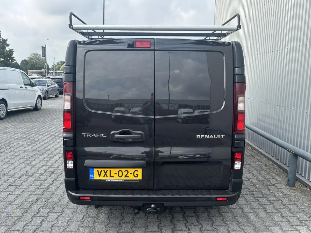 2.0 dCi L2H1*FULL LED*NAV*CAM*A/C*CRUISE*3PER*HAAK