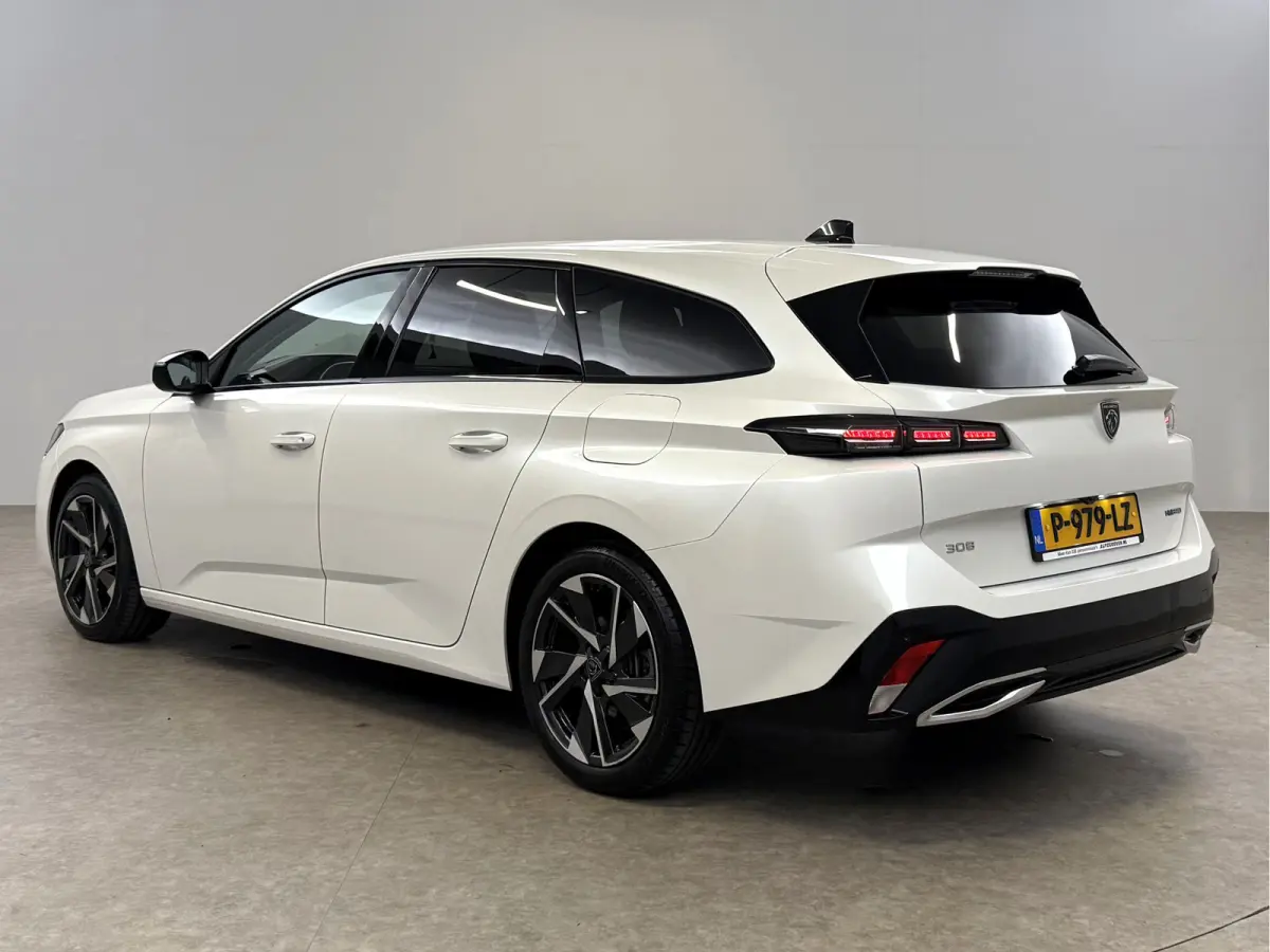 1.6 HYbrid Allure Pack Business | Camera | Virtual | Sfeer | Carplay | LED | Navi | Keyless