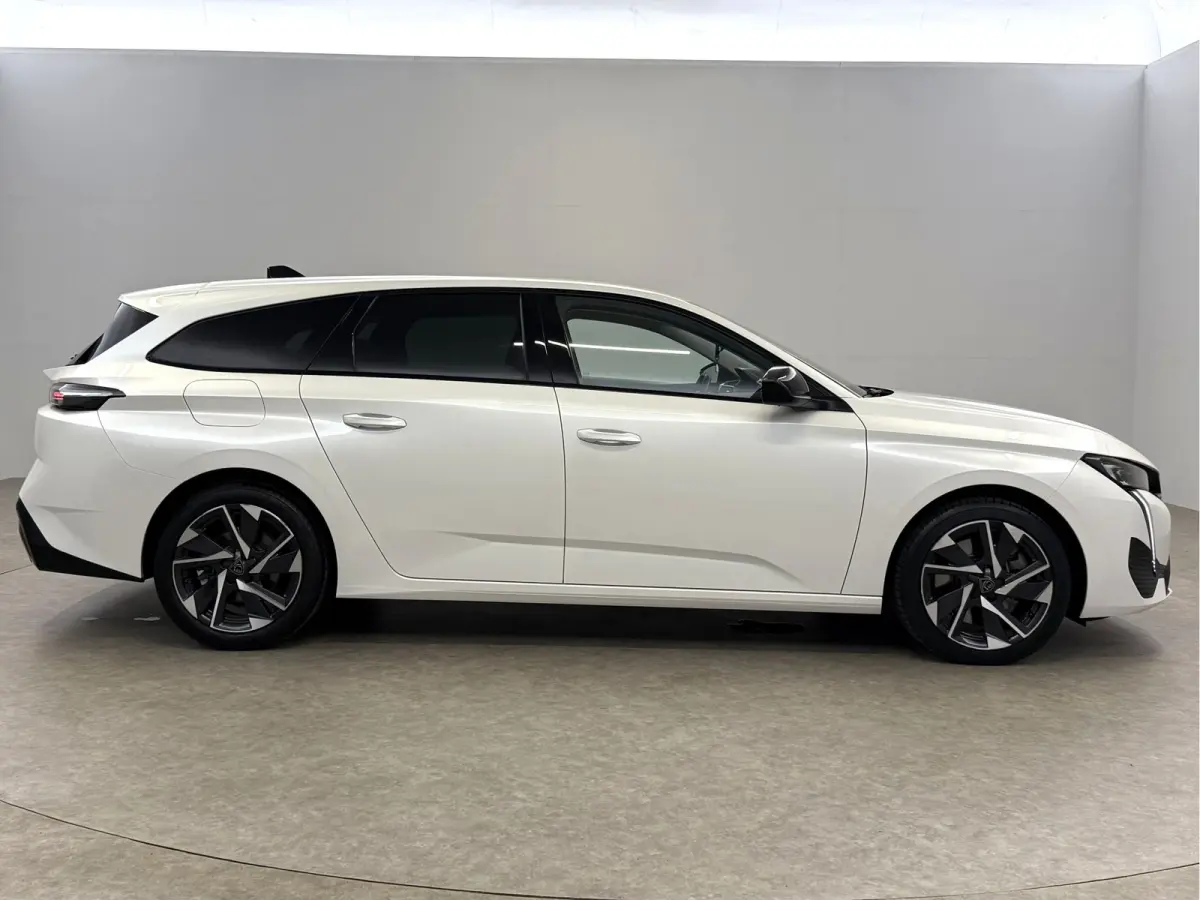 1.6 HYbrid Allure Pack Business | Camera | Virtual | Sfeer | Carplay | LED | Navi | Keyless