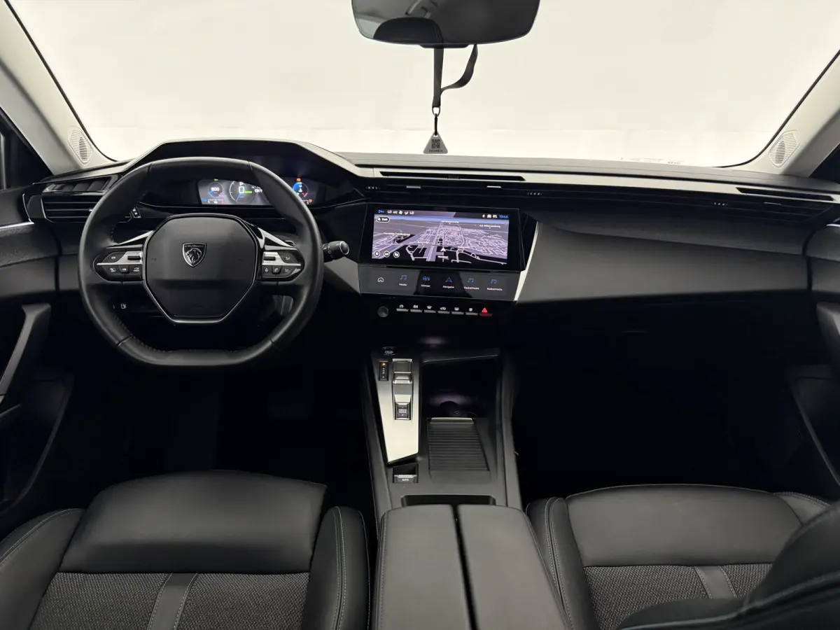 1.6 HYbrid Allure Pack Business | Camera | Virtual | Sfeer | Carplay | LED | Navi | Keyless