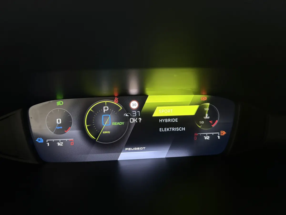 1.6 HYbrid Allure Pack Business | Camera | Virtual | Sfeer | Carplay | LED | Navi | Keyless