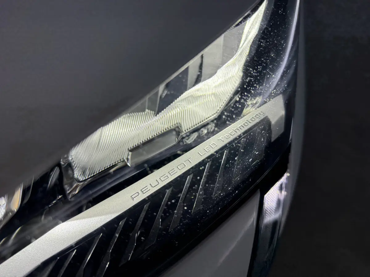 1.6 HYbrid Allure Pack Business | Camera | Virtual | Sfeer | Carplay | LED | Navi | Keyless