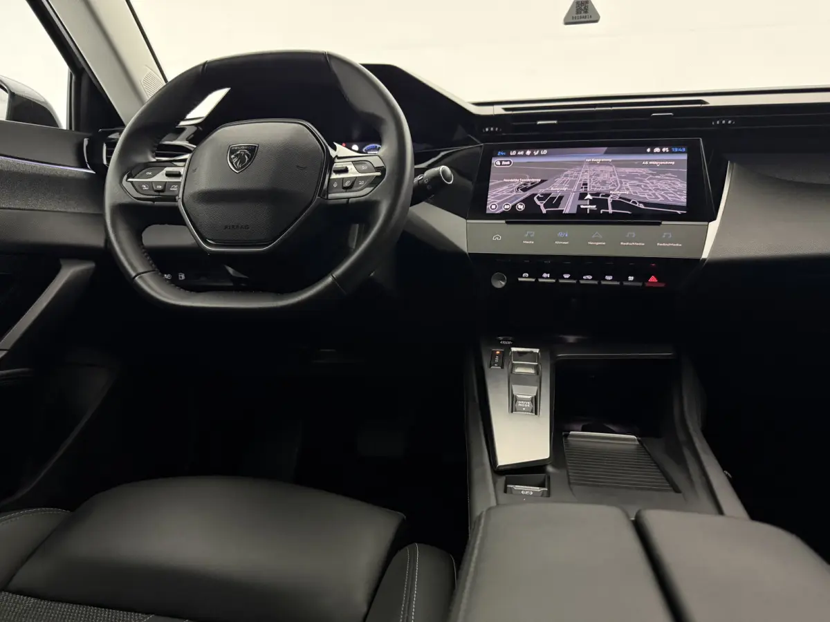 1.6 HYbrid Allure Pack Business | Camera | Virtual | Sfeer | Carplay | LED | Navi | Keyless
