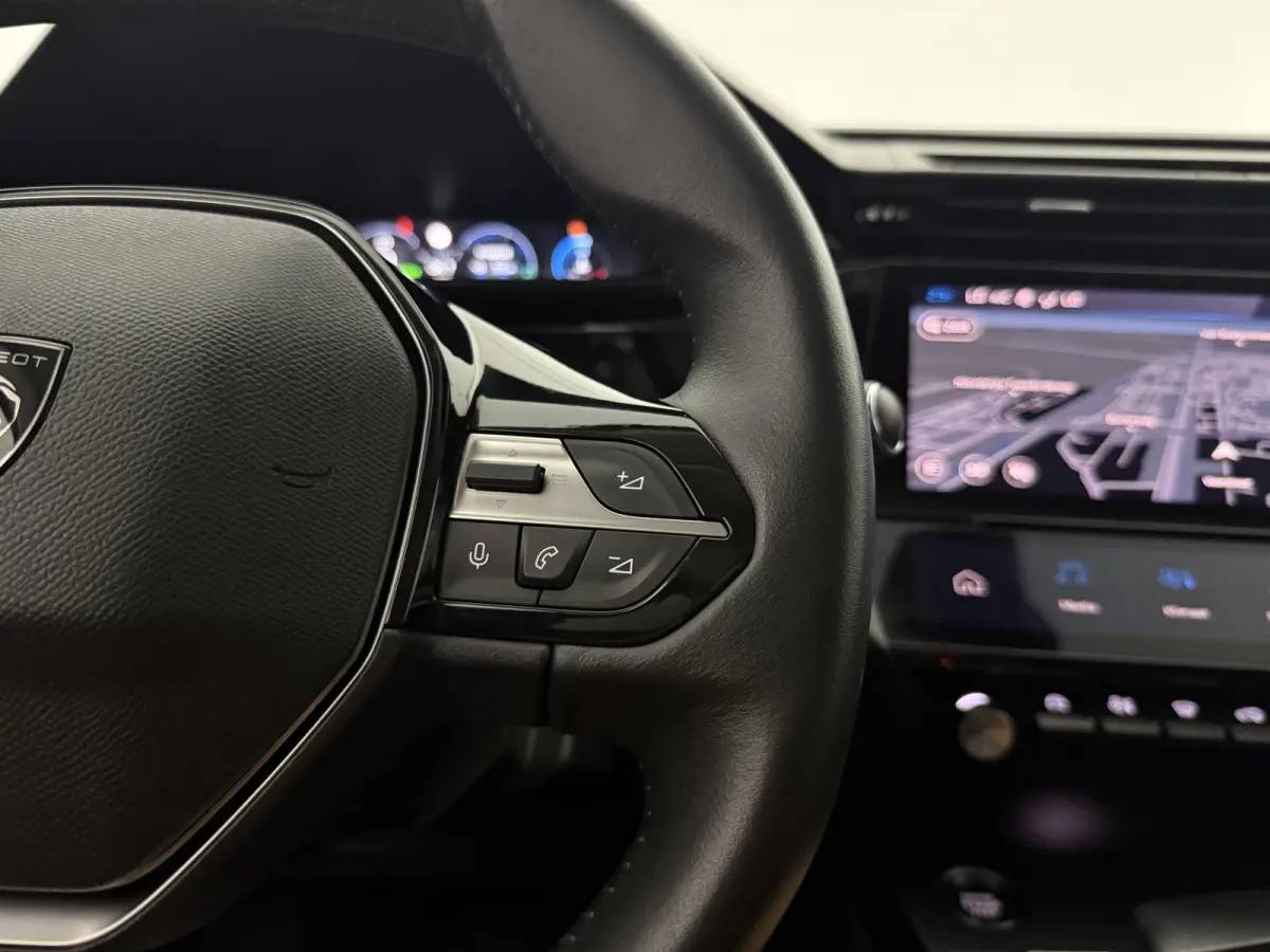 1.6 HYbrid Allure Pack Business | Camera | Virtual | Sfeer | Carplay | LED | Navi | Keyless