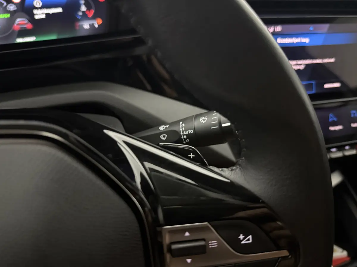 1.6 HYbrid Allure Pack Business | Camera | Virtual | Sfeer | Carplay | LED | Navi | Keyless