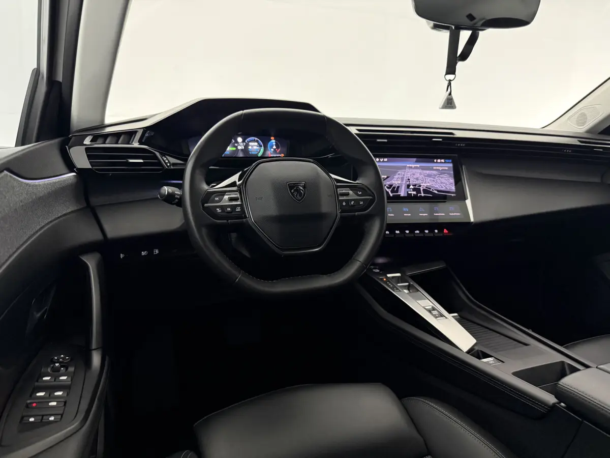 1.6 HYbrid Allure Pack Business | Camera | Virtual | Sfeer | Carplay | LED | Navi | Keyless