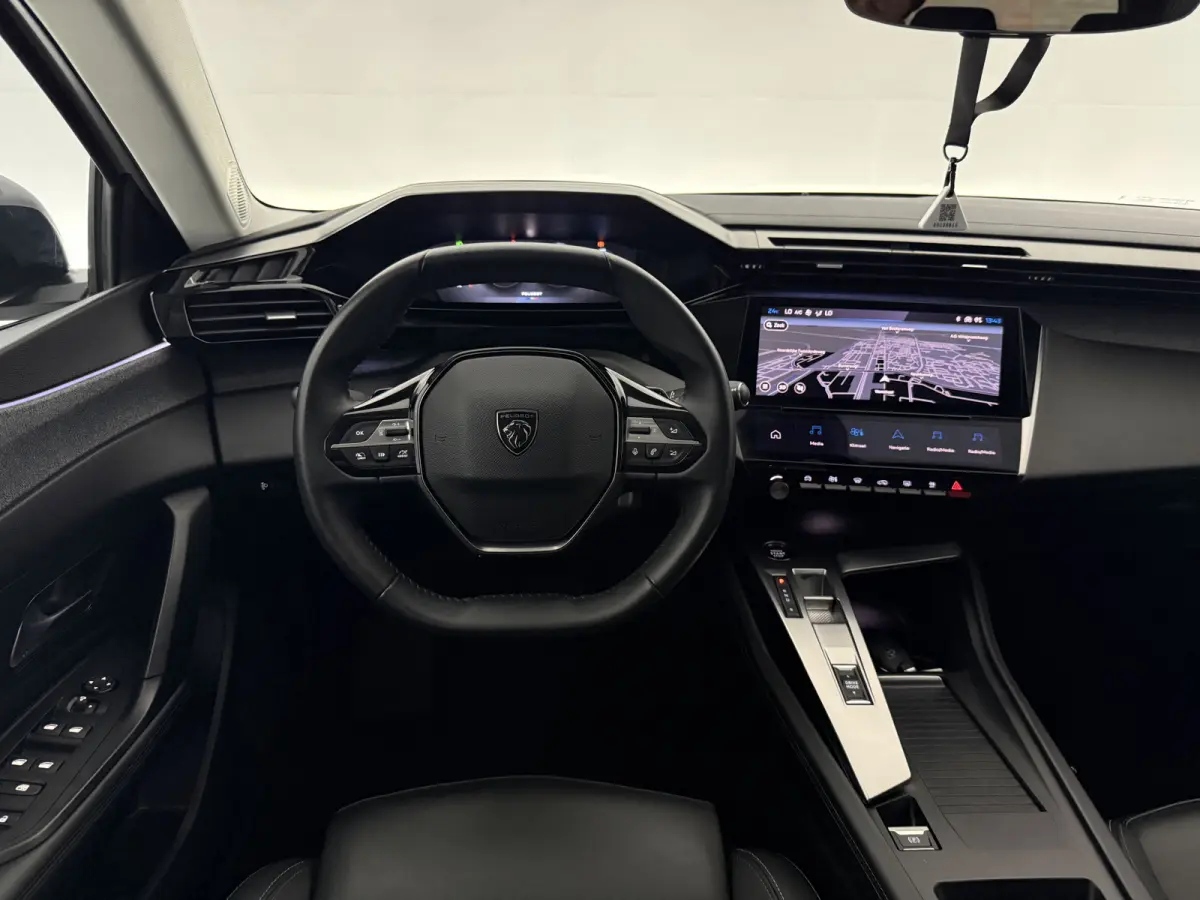 1.6 HYbrid Allure Pack Business | Camera | Virtual | Sfeer | Carplay | LED | Navi | Keyless