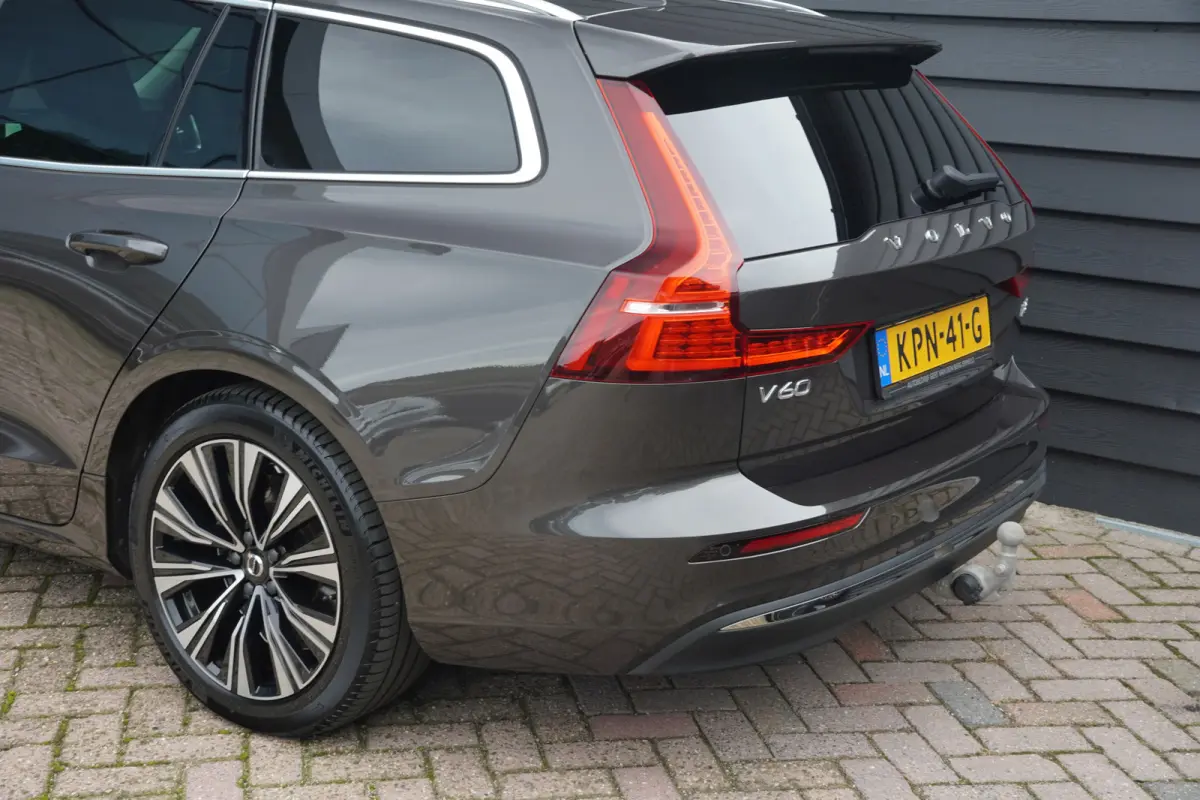2.0 T8 Plug-in hybrid AWD Plus Bright - TREKHAAK - LEDER - FULL LED - CAMERA -