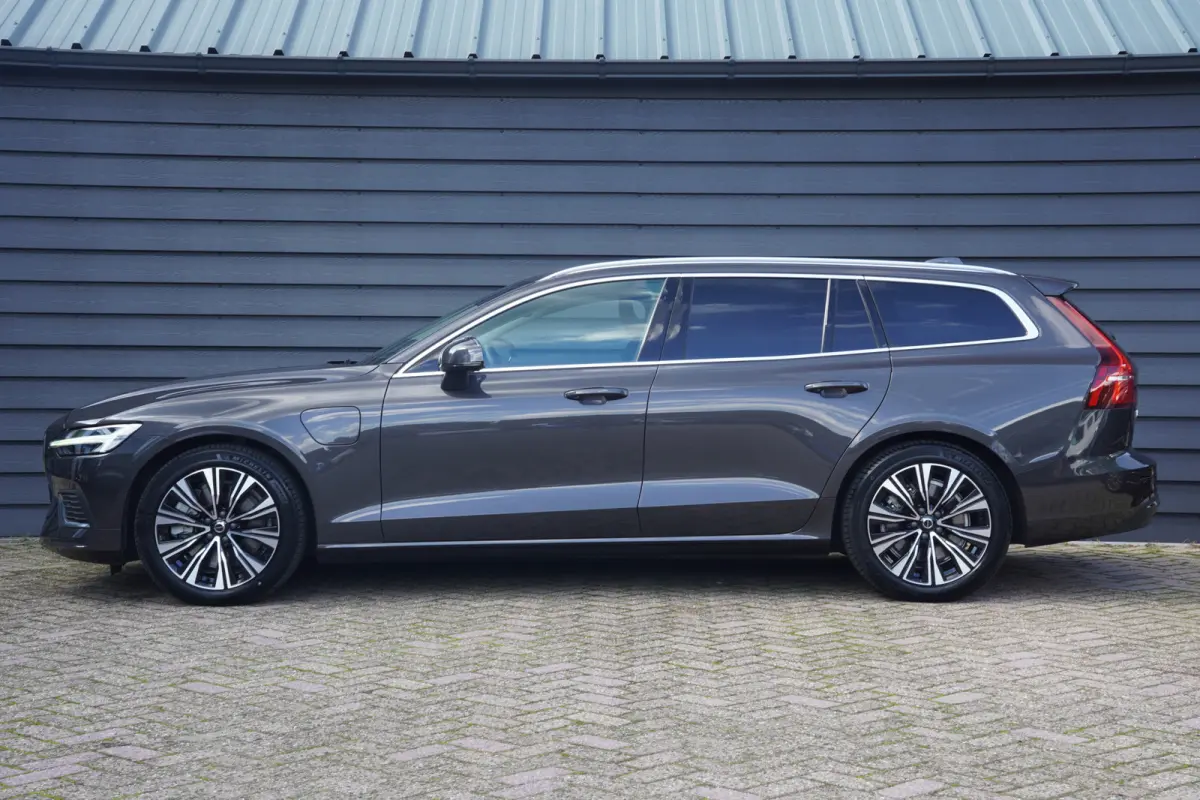 2.0 T8 Plug-in hybrid AWD Plus Bright - TREKHAAK - LEDER - FULL LED - CAMERA -