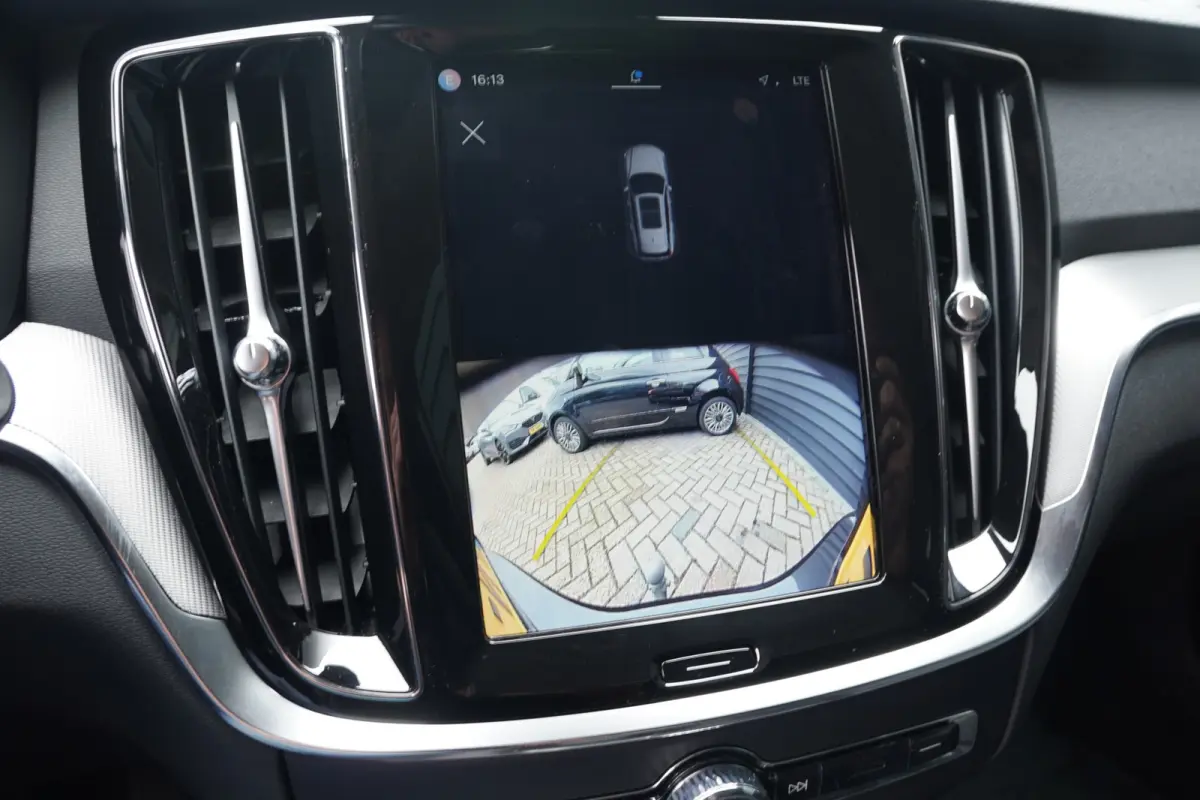 2.0 T8 Plug-in hybrid AWD Plus Bright - TREKHAAK - LEDER - FULL LED - CAMERA -