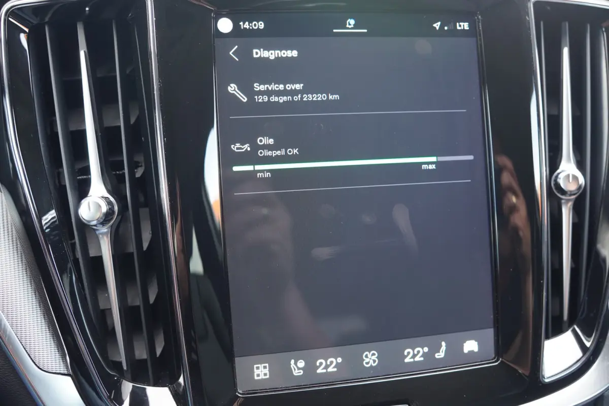 2.0 T8 Plug-in hybrid AWD Plus Bright - TREKHAAK - LEDER - FULL LED - CAMERA -