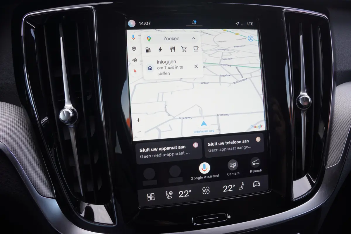 2.0 T8 Plug-in hybrid AWD Plus Bright - TREKHAAK - LEDER - FULL LED - CAMERA -