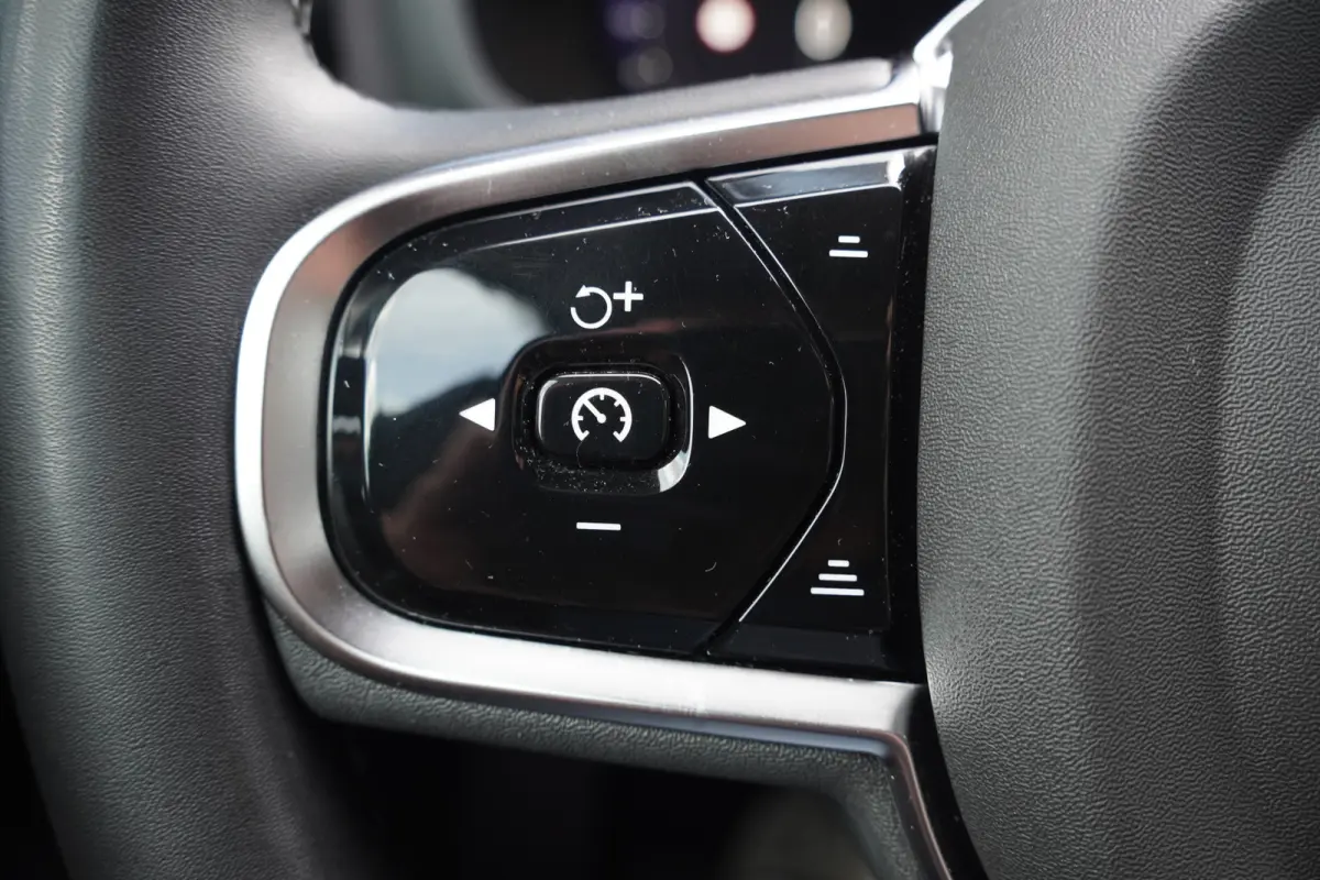 2.0 T8 Plug-in hybrid AWD Plus Bright - TREKHAAK - LEDER - FULL LED - CAMERA -