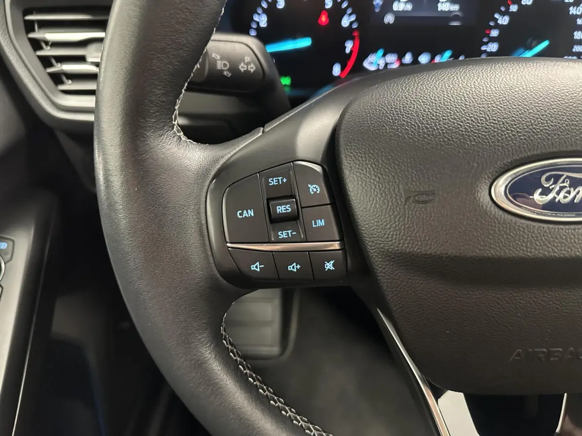 1.0 EcoBoost Titanium Business HEAD UP CARPLAY CAMERA CRUISE LM ECC NAVI.