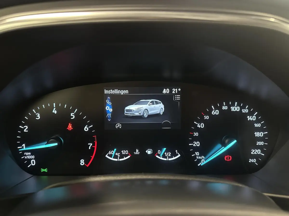 1.0 EcoBoost Titanium Business HEAD UP CARPLAY CAMERA CRUISE LM ECC NAVI.
