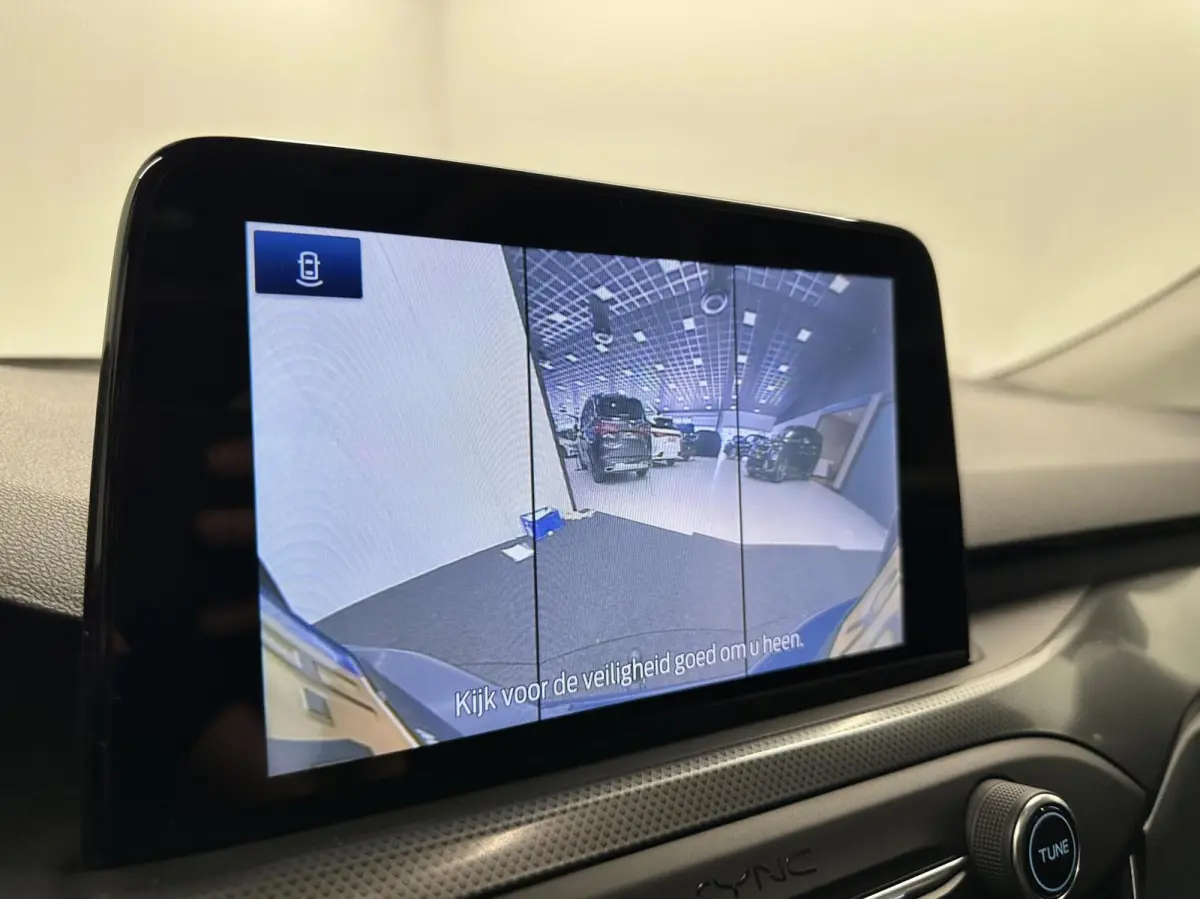 1.0 EcoBoost Titanium Business HEAD UP CARPLAY CAMERA CRUISE LM ECC NAVI.