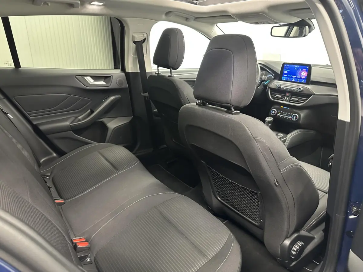 1.0 EcoBoost Titanium Business HEAD UP CARPLAY CAMERA CRUISE LM ECC NAVI.