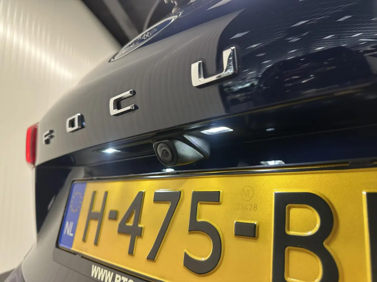 1.0 EcoBoost Titanium Business HEAD UP CARPLAY CAMERA CRUISE LM ECC NAVI.