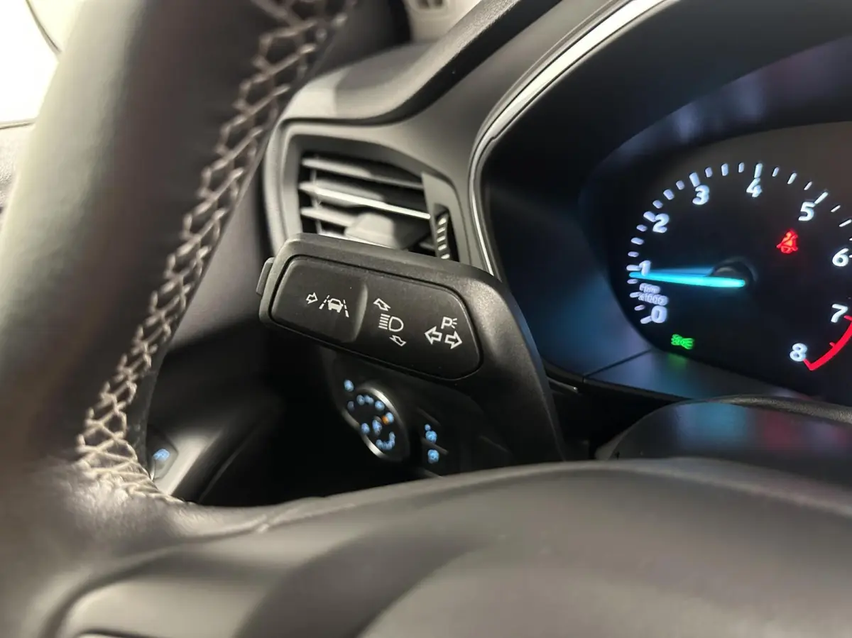 1.0 EcoBoost Titanium Business HEAD UP CARPLAY CAMERA CRUISE LM ECC NAVI.