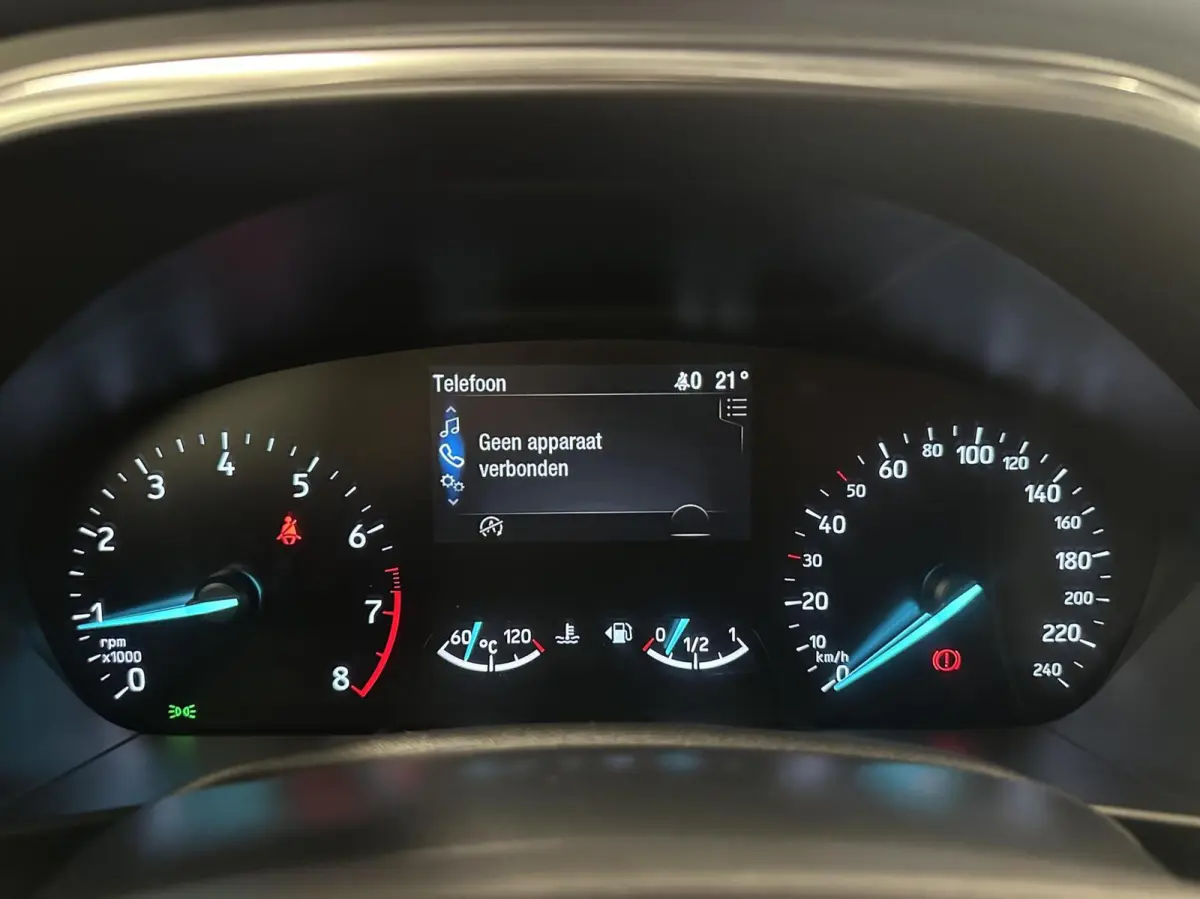 1.0 EcoBoost Titanium Business HEAD UP CARPLAY CAMERA CRUISE LM ECC NAVI.