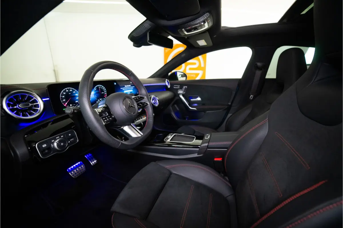250 e Premium+ AMG 218PK | Pano | Sfeer | Trekhaak | Burmester | Keyless | VOL! Fabrieksgarantie
