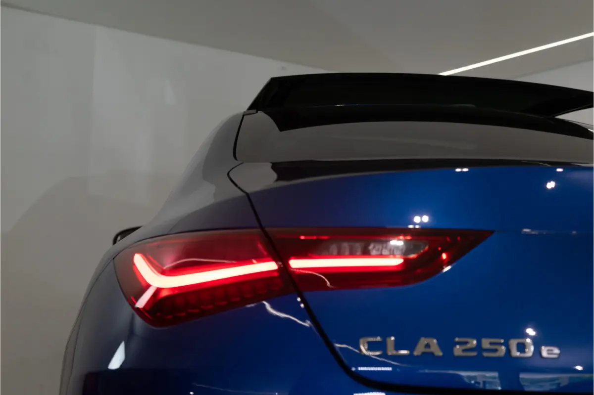 250 e Premium+ AMG 218PK | Pano | Sfeer | Trekhaak | Burmester | Keyless | VOL! Fabrieksgarantie