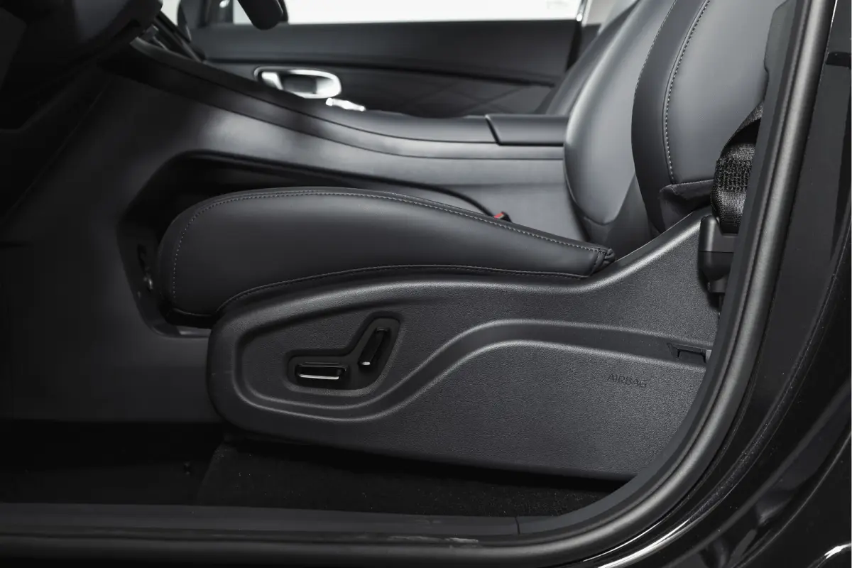 1.5 Pro PHEV | 83km Elektrisch | 360° Camera | Stoel-+Stuurverwarming | Adaptive Cruise | Leer | NAV+Carplay | 18" | 7540