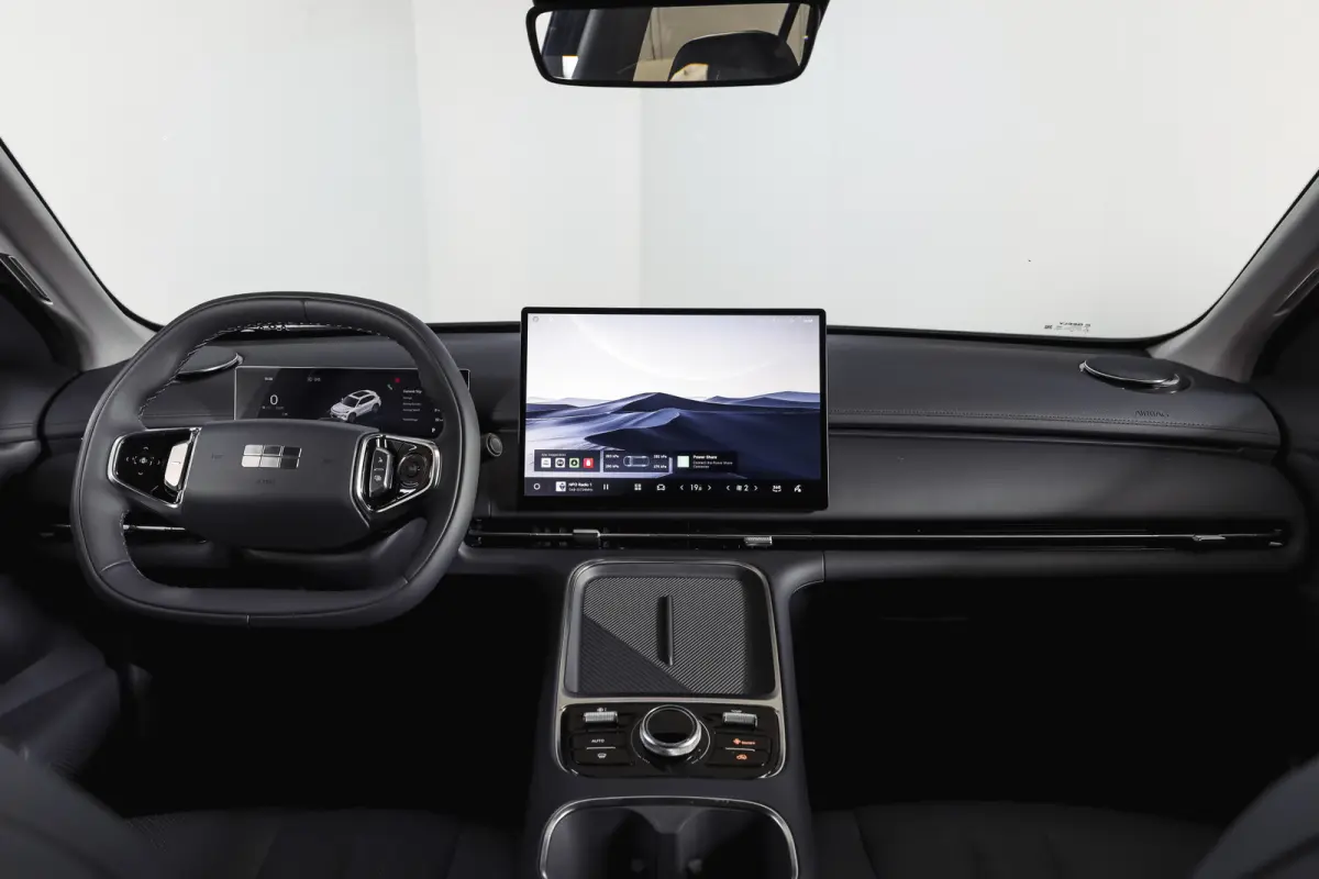 1.5 Pro PHEV | 83km Elektrisch | 360° Camera | Stoel-+Stuurverwarming | Adaptive Cruise | Leer | NAV+Carplay | 18" | 7540