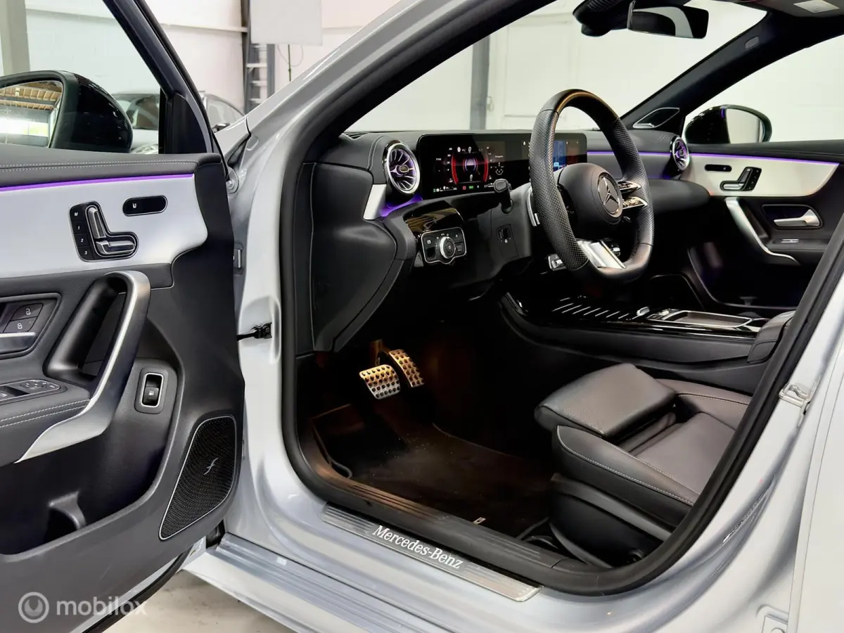 250e AMG | Pano | Burmester | Memory | Beam | 360+ | Vol. Leer | 19" | Stoel- & stuurverwarming | Dodehoek | Fingerprint | 2 jr fabrieksgarantie | ACC | Keyless | Sfeer | 218 PK