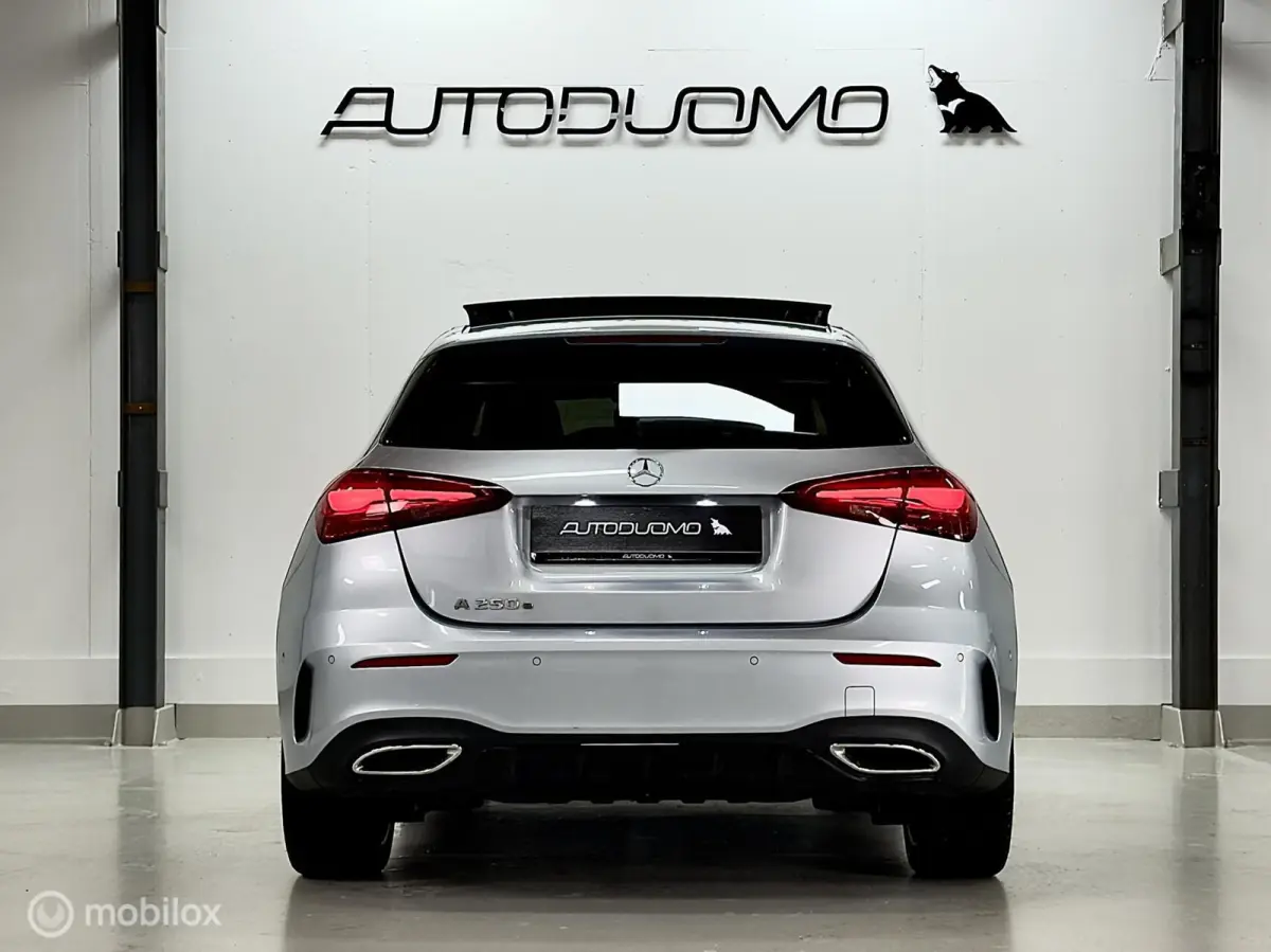 250e AMG | Pano | Burmester | Memory | Beam | 360+ | Vol. Leer | 19" | Stoel- & stuurverwarming | Dodehoek | Fingerprint | 2 jr fabrieksgarantie | ACC | Keyless | Sfeer | 218 PK