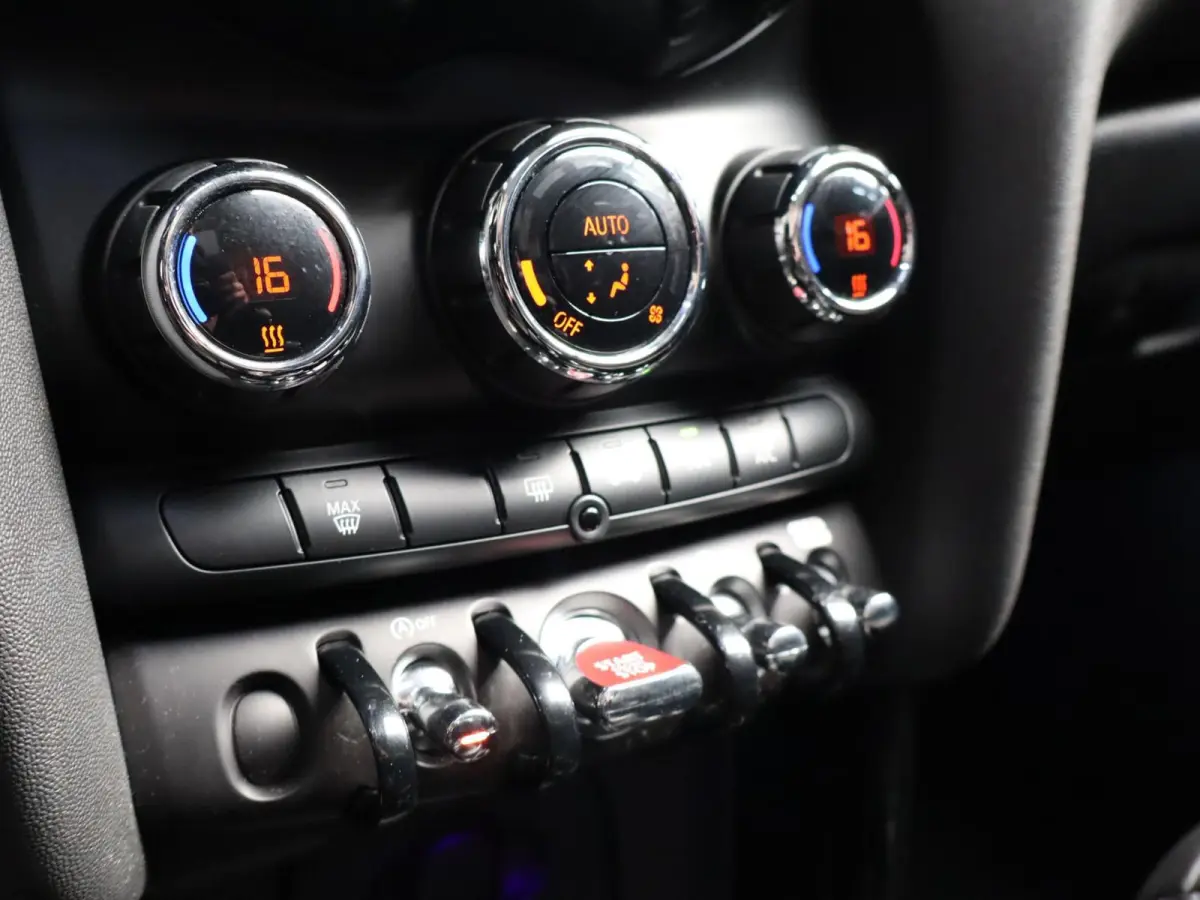 2.0 S 192pk AUT | LED Koplampen | Navigatie | 17" Velgen