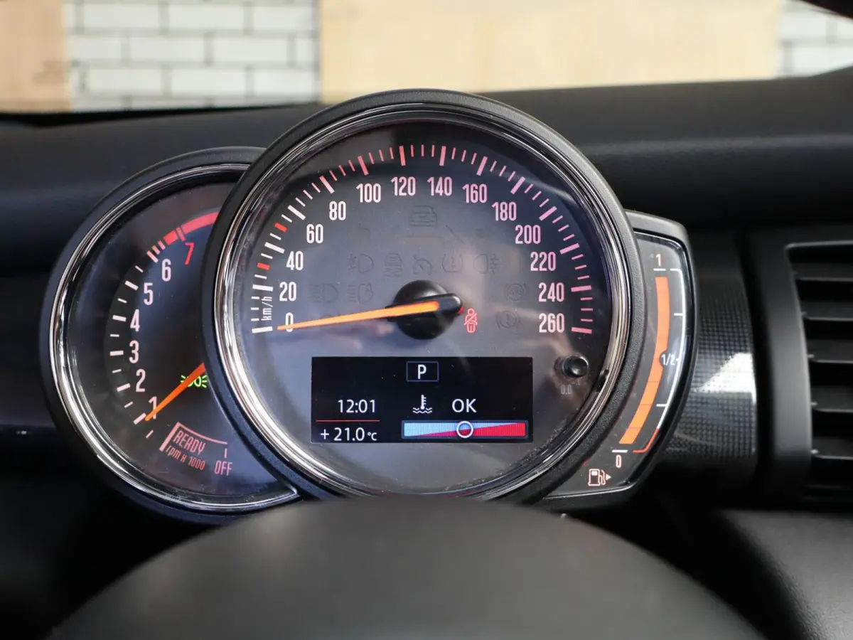 2.0 S 192pk AUT | LED Koplampen | Navigatie | 17" Velgen
