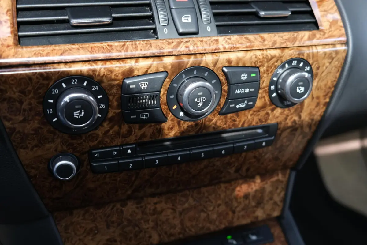 650i High Executive|Rijklaar!|Pano|367pk!|Youngtimer|Stoelverwarming|Xenon|Keyless|Schuif/-kanteldak|8-CIL|